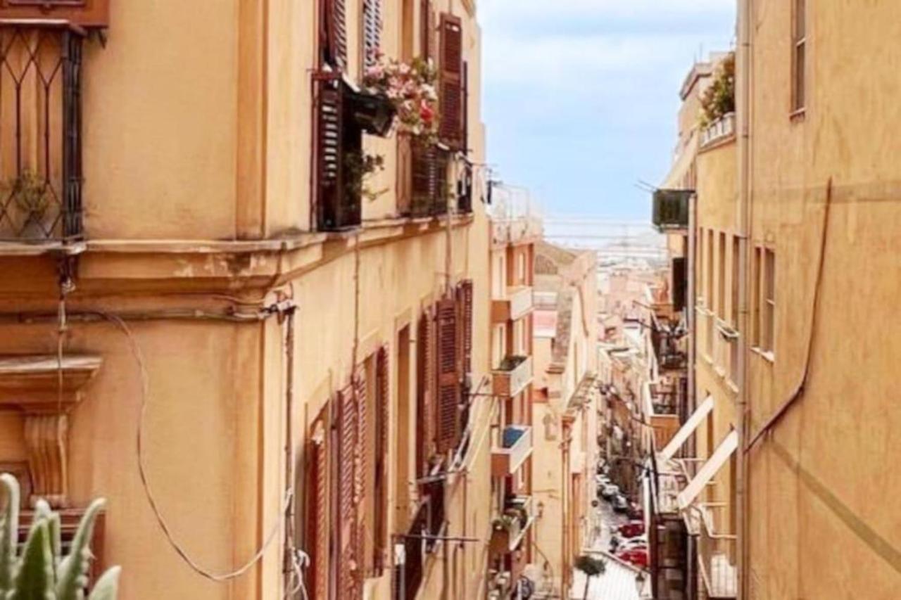 Appartamento Cagliari Centro Con Vista Sul Porto מראה חיצוני תמונה